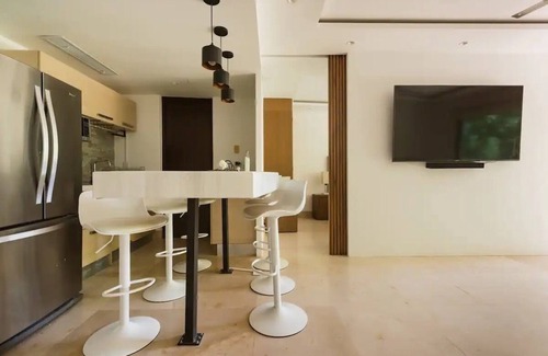 Gonzalo Guerrero Apartment | Spectacular Condo-1min Quinta Av. & 2min Beach