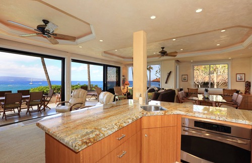 Wailea Condo | Spectacular Corner Oceanfront Escape: Luxurious Makena Surf Resort G-206