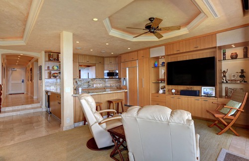Wailea Condo | Spectacular Corner Oceanfront Escape: Luxurious Makena Surf Resort G-206