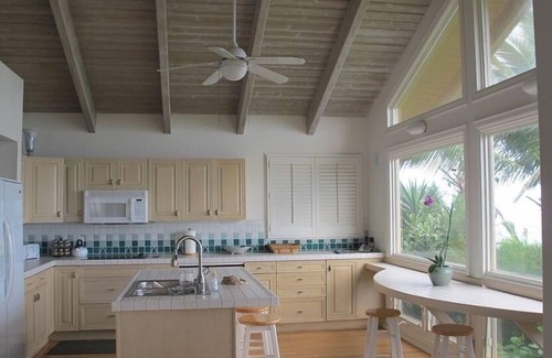 Waialua House | Spectacular Executive Beachfront Retreat