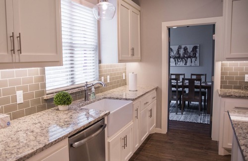 Norman House | Spectacular home near OU campus, museums, baseball, soccer, tennis, and arena.