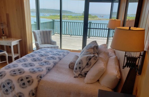 Cape Porpoise Cottage | Spectacular Kennebunkport Waterfront House