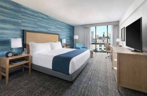 Fisherman's Wharf Hotel | Spectacular King, Hotel Caza, City Views, Walk to Pier 39