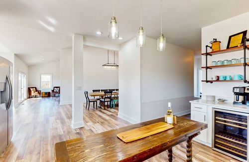 Livingston House | Spectacular Lake Anna escape w/private dock, deck & sunrise view & dog-friendly