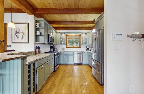 New Hampton House | Spectacular lakefront home w/private dock, beach, swim platform, gazebo & porch