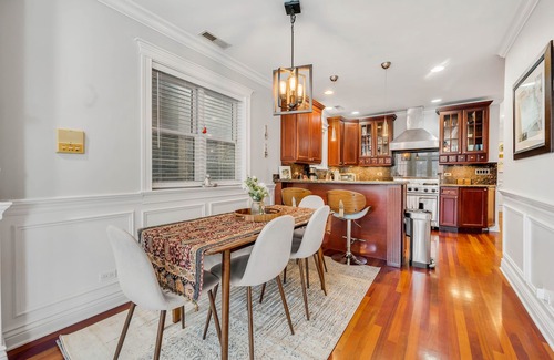 Lake View East Condo | Spectacular Lakeview Condo 1Bd w/Office & Parking by AllSet Turnover