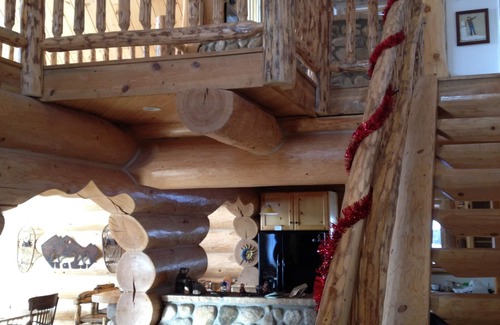 Twin Lakes House | Spectacular Log Home Overlooking Twin Lakes and Mt. Elbert, L100 race available!