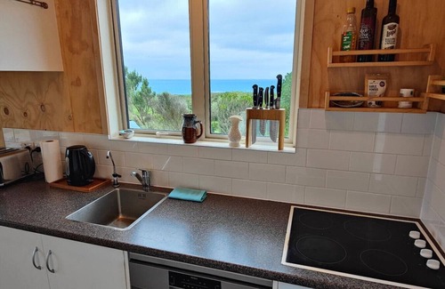 Riverton House | Spectacular Moana Views