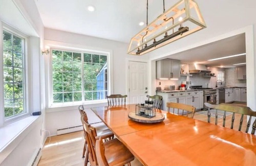 Shandaken House | Spectacular Modern Farmhouse - Town, Hike & Swim