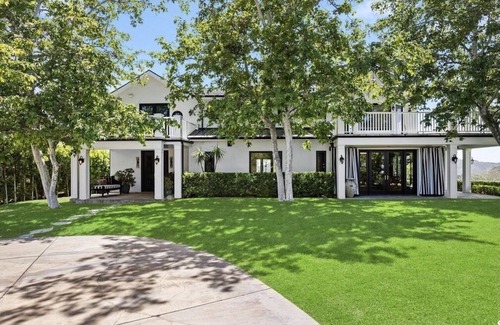 Malibu Villa | Spectacular Mountain and Vineyard views in the middle of the Malibu Wine Trail