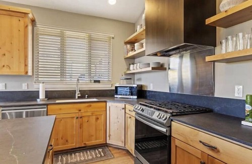 Eden House | Spectacular Mountain Oasis - Eden, UTn