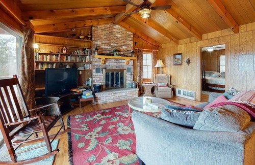 Clayton Cabin | spectacular mountain view cabin