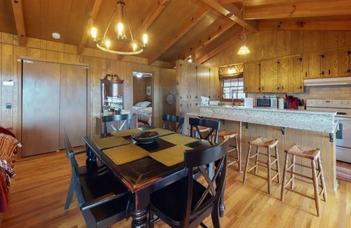 Clayton Cabin | spectacular mountain view cabin