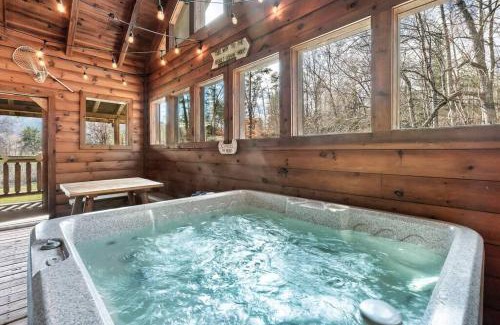 Wears Valley House | Spectacular MTNS Views with PRIVATE HOT TUB with Pool Table and Private Pond