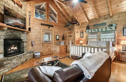 Wears Valley House | Spectacular MTNS Views with PRIVATE HOT TUB with Pool Table and Private Pond