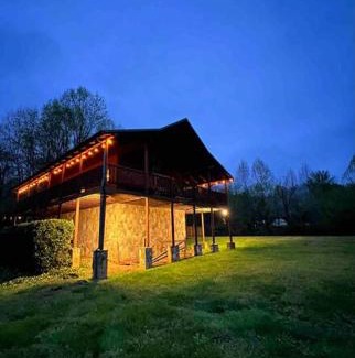 Wears Valley House | Spectacular MTNS Views with PRIVATE HOT TUB with Pool Table and Private Pond
