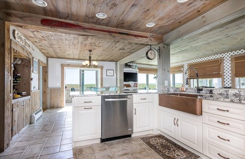 Ocean Park Cottage | Spectacular Oceanfront Property Offering Bold Panoramic Views of Saco Bay !