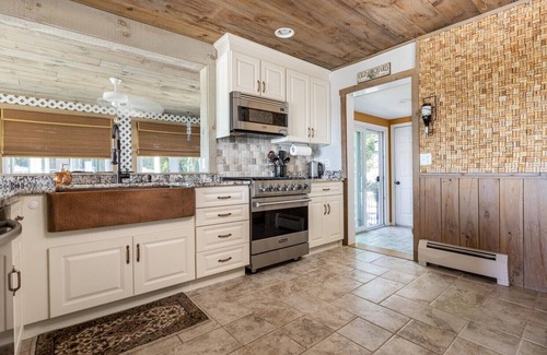 Ocean Park Cottage | Spectacular Oceanfront Property Offering Bold Panoramic Views of Saco Bay !