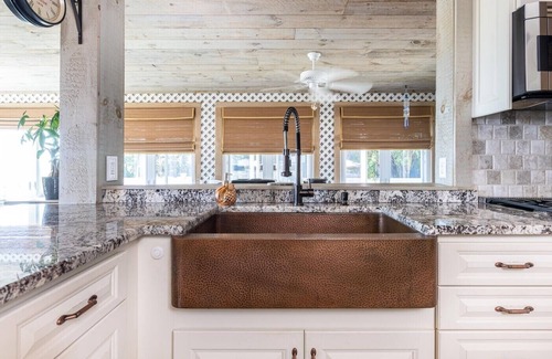 Ocean Park Cottage | Spectacular Oceanfront Property Offering Bold Panoramic Views of Saco Bay !