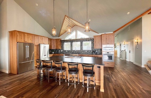 Seal Rock House | Spectacular Ocean Front Home - 30+ Night Stays! Hot Tub, Dog Friendly!