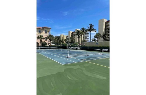 Hutchinson Island South Condo | Spectacular ocean front 2-bedroom condo
