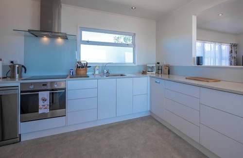 Ruby Bay Apartment | Spectacular Ocean View at Ruby Bay. 3 bedrooms, family friendly.