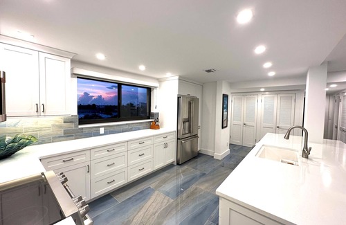 Key West Condo | Spectacular Ocean View Amazing quality- Massage Chair. Newly renovated