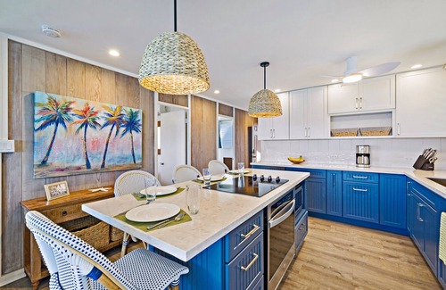 Wailea House | Spectacular Oceanfront Home! Watch turtles from deck while relaxing in the spa!
