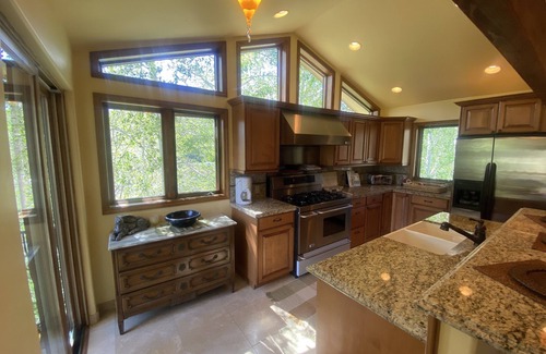 Hailey House | Spectacular,peaceful Sun Valley Mountain View Home ,2Acr,Access to Private Lake.