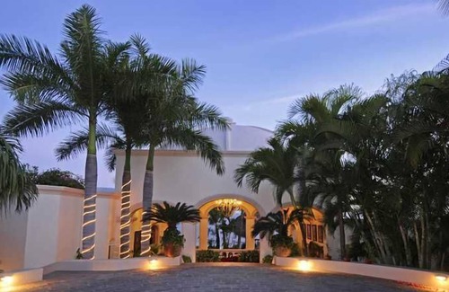 La Punta Villa | Spectacular, Private Beach, Chef included
