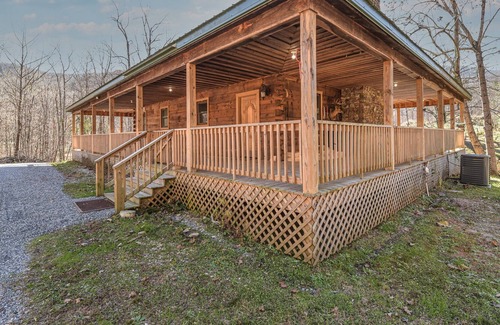 Lynn Cabin | Spectacular private cabin, only 15 minutes to Tryon Equestrian Center!