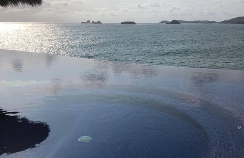Ixtapa Condo | Spectacular Refurbished Beachfront Condo in Ixtapa/Zihuatanejo