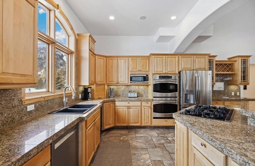 East Village at Copper House | SPECTACULAR Ski-In/Out House on Golf Course! Private Hot Tub w/Mountain Views!