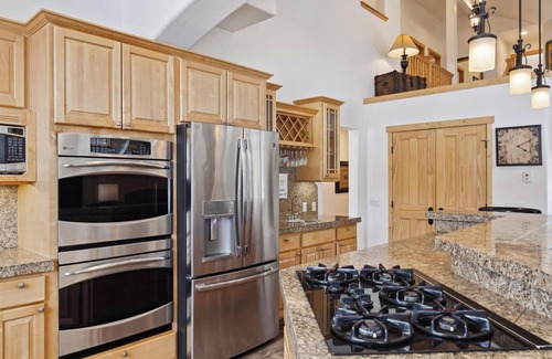 East Village at Copper House | SPECTACULAR Ski-In/Out House on Golf Course! Private Hot Tub w/Mountain Views!