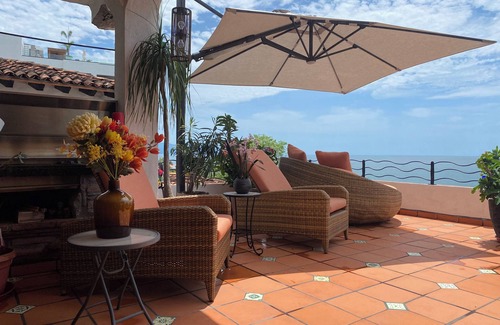 Amapas Condo | Spectacular Spacious Spanish Colonial 2BR 2BA Terrace Oceanview private Jacuzzi