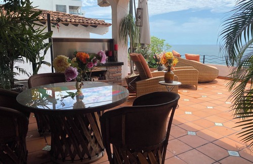 Amapas Condo | Spectacular Spacious Spanish Colonial 2BR 2BA Terrace Oceanview private Jacuzzi