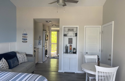 Acme Apartment | Spectacular sunset views overlooking the beach & east bay! LAST MINUTE SPECIAL!