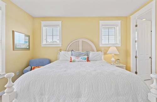 Laurel Grove House | Spectacular Updated Laurel Grove Home w/ New Kitchen and Bathrooms!