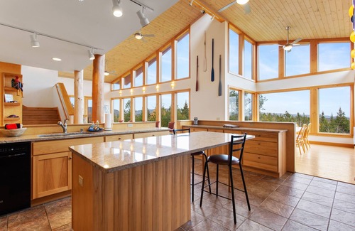 Southwest Harbor House | Spectacular Views, 4 min to Acadia, Walk to Town, Gas Fire Pit, Quietside