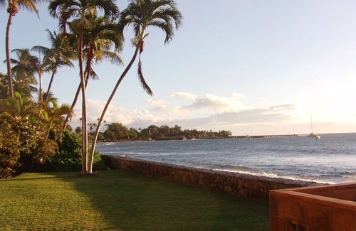 Historic Lahaina Front Street Condo | Spectacular View 1 Bedroom Condo on the ocean, Lahaina, Maui: Direct from Owner