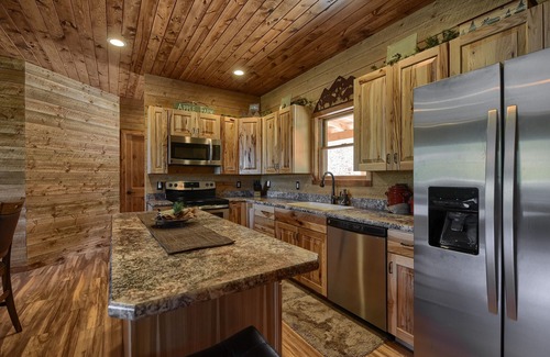 Deadwood Cabin | Spectacular Views From This Newly Built 3BR Hilltop Home outside Deadwood