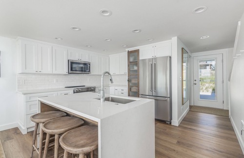 Kiwanda Shores House | Spectacular Views from this Beachfront Home literally Steps to the Sand!