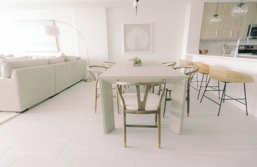 Island Estate Condo | Spectacular Waterfront condo on Island Estates- 5 min to Beach!