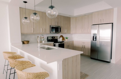 Island Estate Condo | Spectacular Waterfront condo on Island Estates- 5 min to Beach!