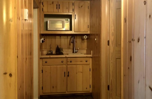 Hazelhurst House | Spectacular waterfront setting, comfy cabin