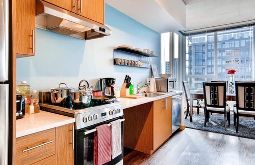 Belltown House | Speechless In Seattle! #1 Location - 2BR - Free Parking! (VR1)