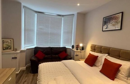 Northampton House | Spencer Bridge By AFL
