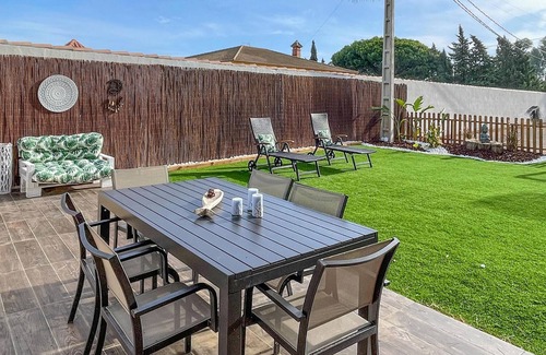 La Coquina House | Spend a relaxing time in this cosy holiday home with pool.