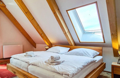 Mecklenburgische Kleinseenplatte Apartment | Spend a relaxing vacation in this beautiful apartment with proximity to nature and several activitie