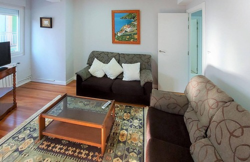 Fisterra Apartment | Spend a relaxing time out in this vacation apartment right by the sea.